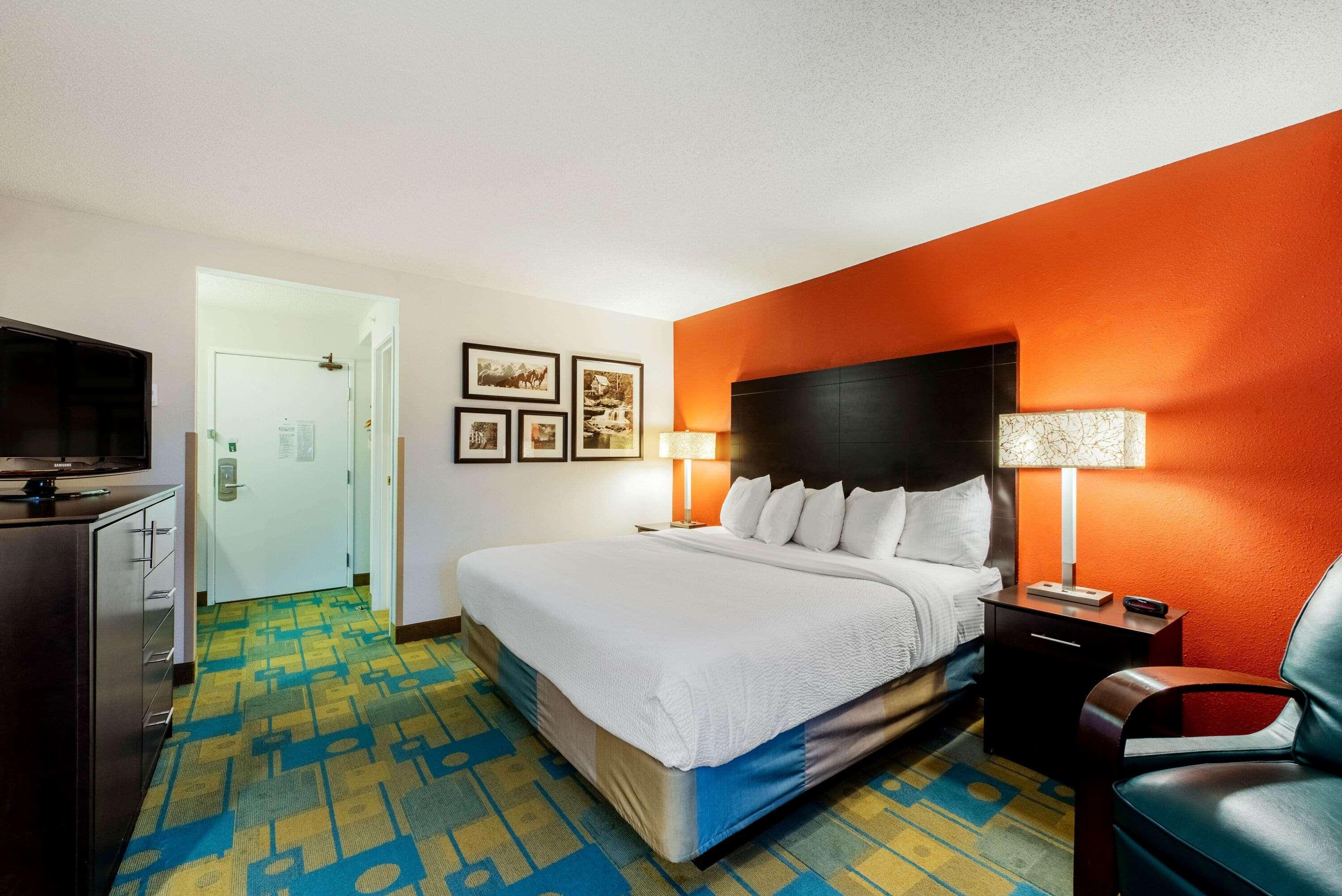 La Quinta By Wyndham Mansfield Oh Hotel Exterior photo