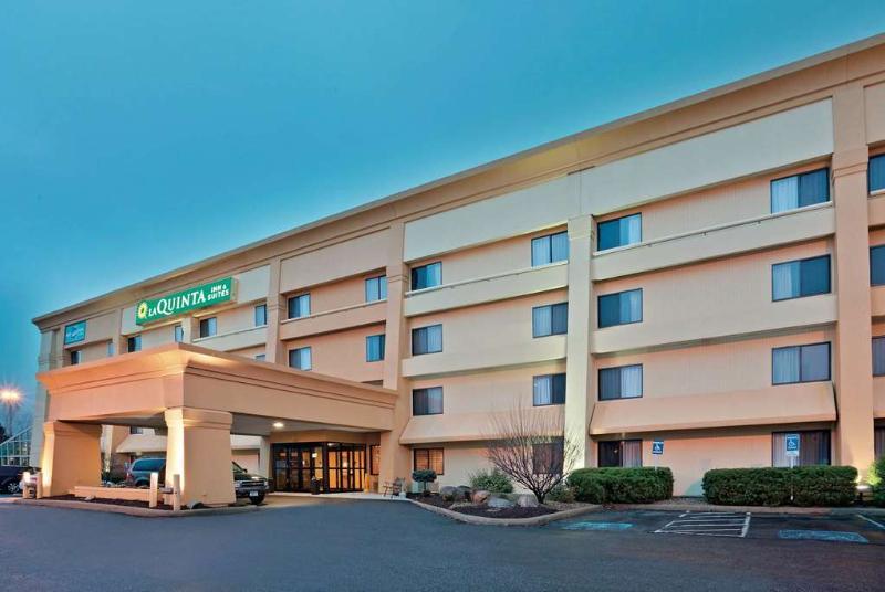 La Quinta By Wyndham Mansfield Oh Hotel Exterior photo